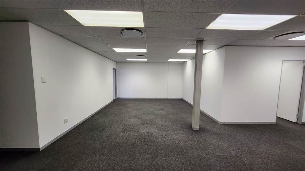 274  m² Commercial space in Annlin photo number 12