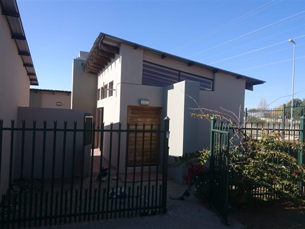 3 Bedroom Townhouse 3 Bedroom Townhouse