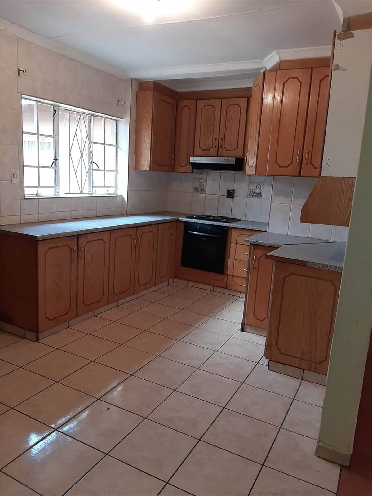 5 Bed House in Lenasia South photo number 13
