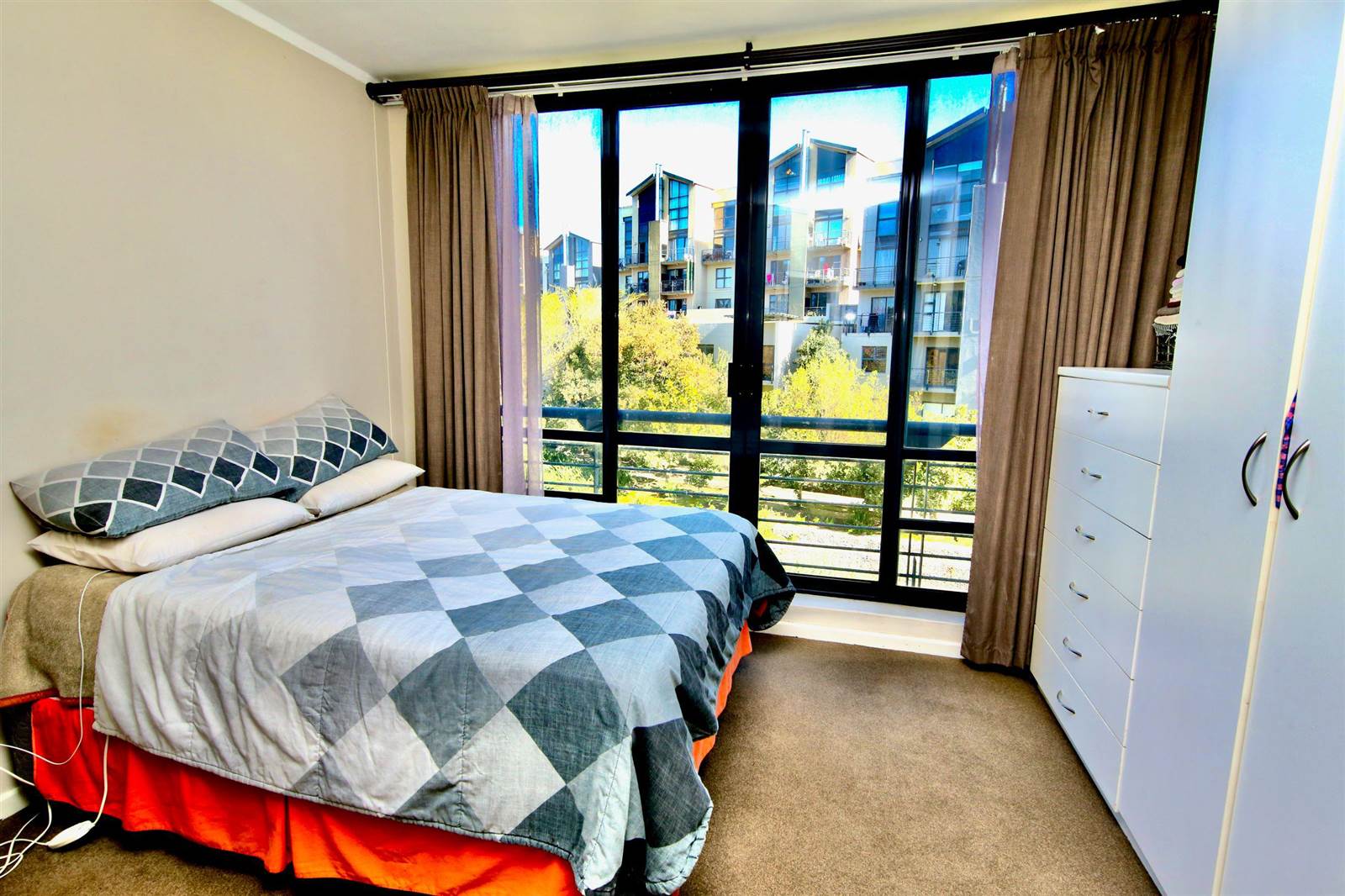 2 Bed Apartment in Tyger Waterfront photo number 9