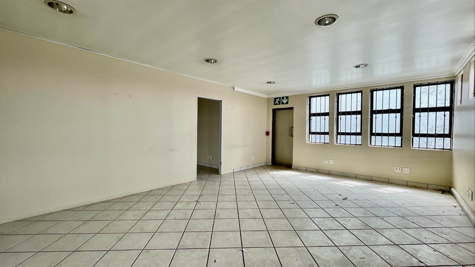 475  m² Commercial space in New Redruth photo number 3
