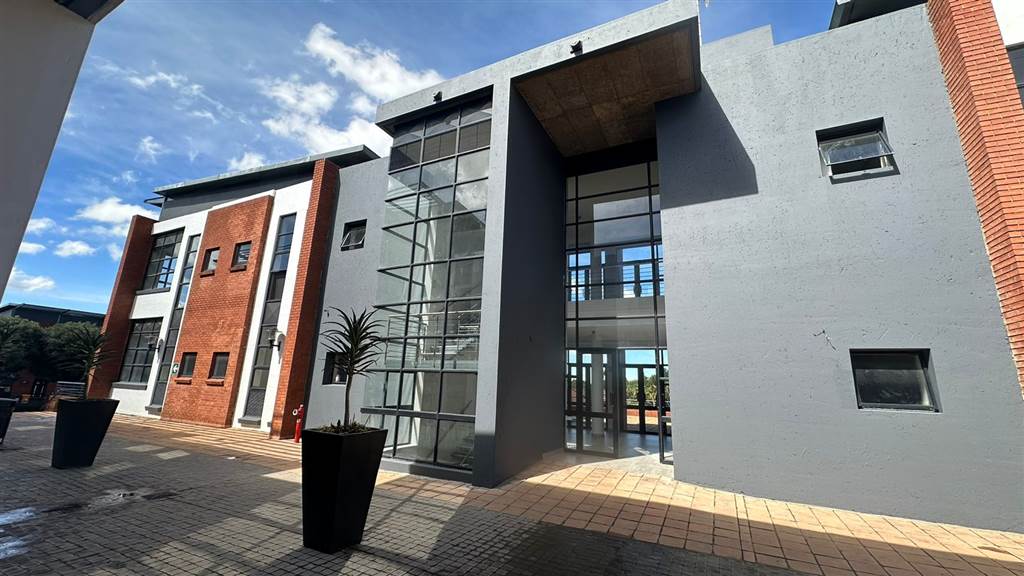 128  m² Commercial space in Highveld photo number 1