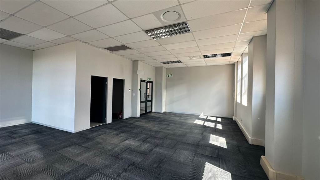 128  m² Commercial space in Highveld photo number 9