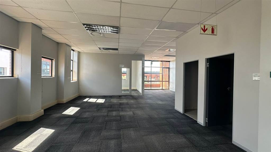 128  m² Commercial space in Highveld photo number 6