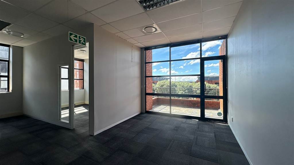 128  m² Commercial space in Highveld photo number 8
