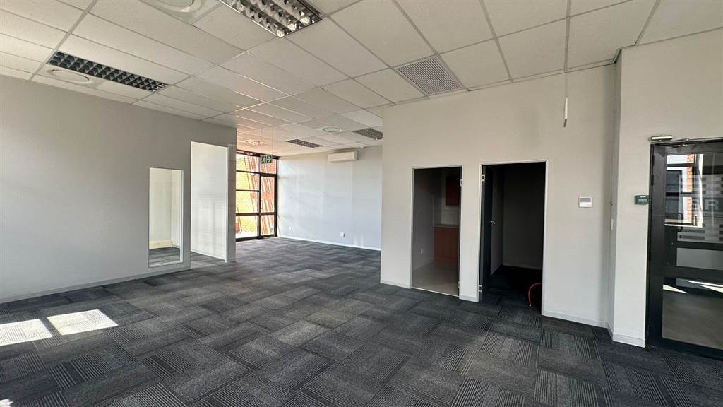 128  m² Commercial space in Highveld photo number 11