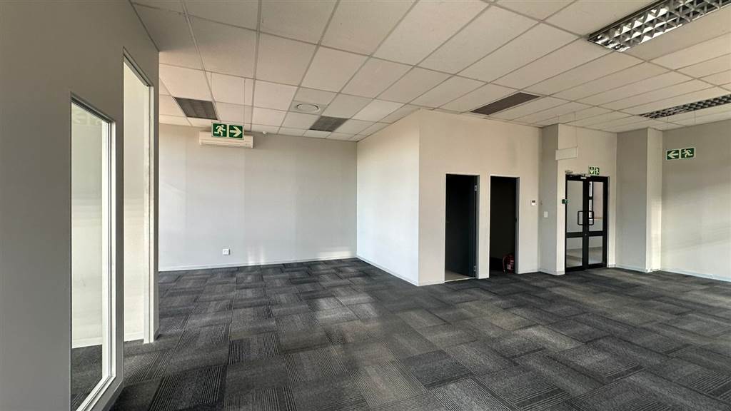 128  m² Commercial space in Highveld photo number 12