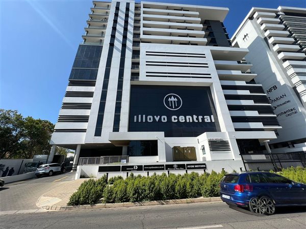 143  m² Commercial space in Illovo