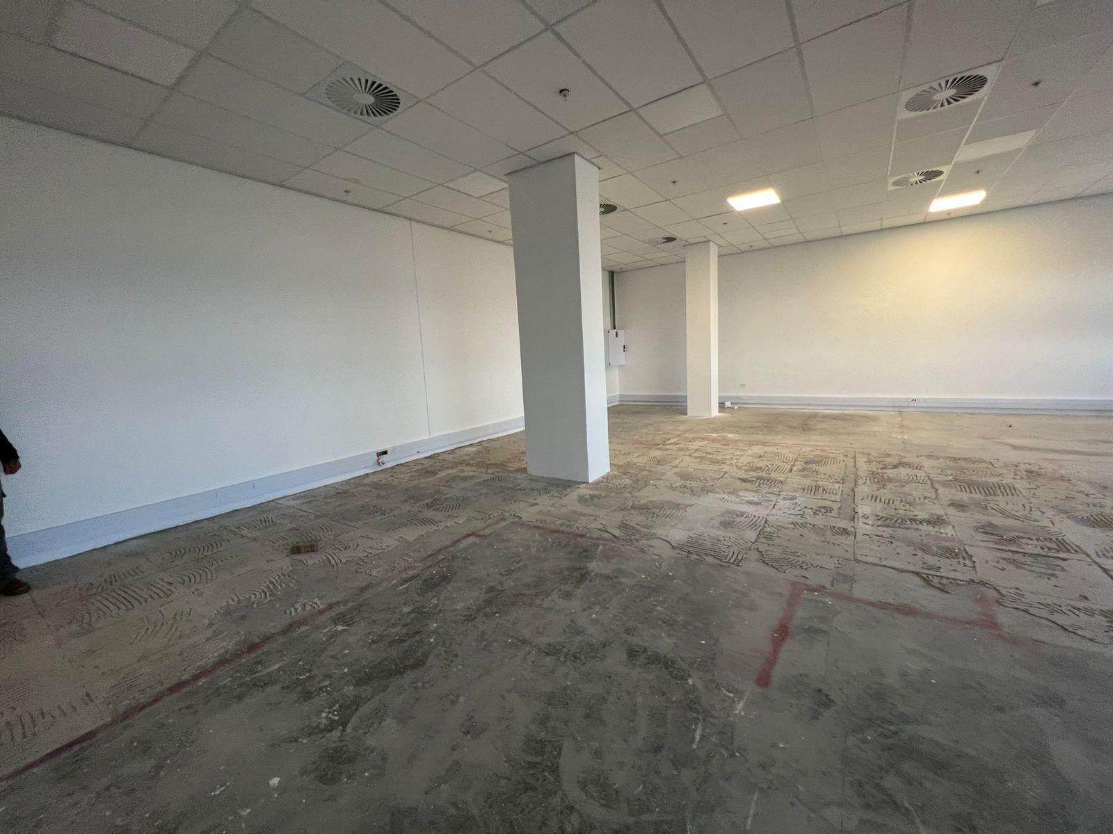 143  m² Commercial space in Illovo photo number 19