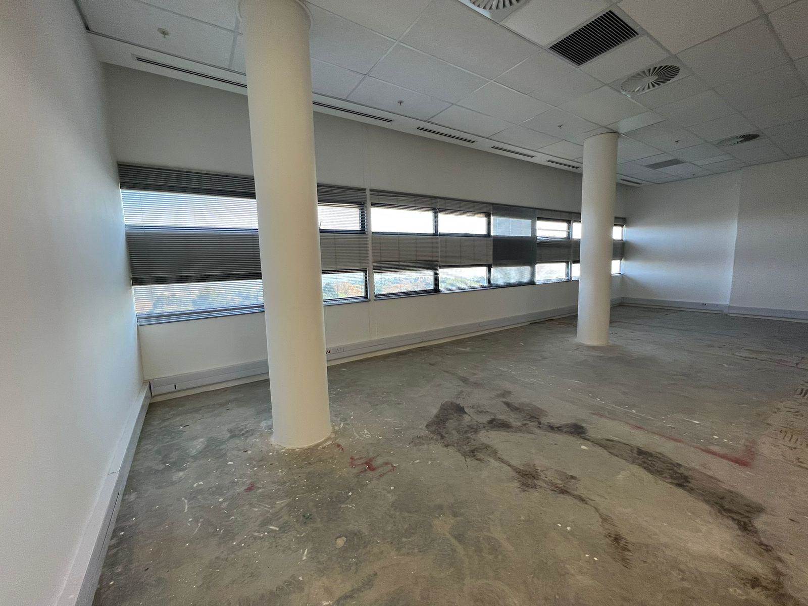 143  m² Commercial space in Illovo photo number 10