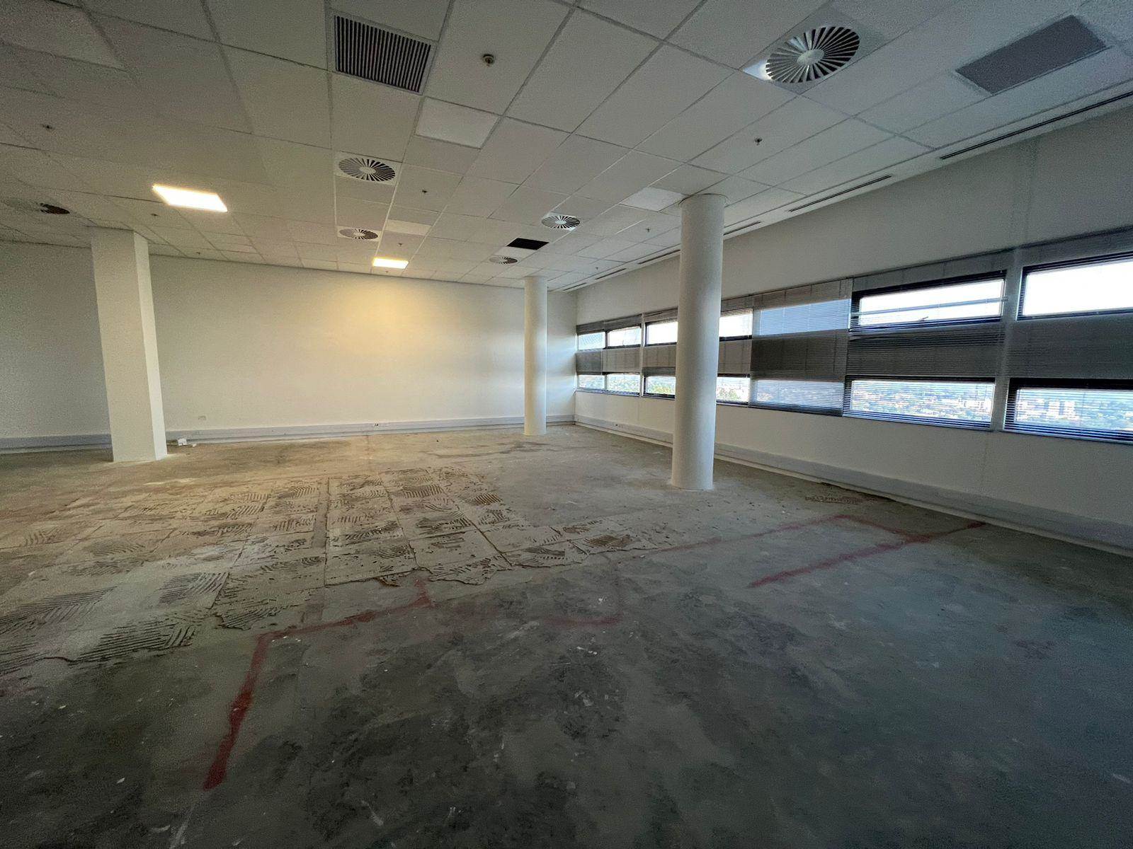 143  m² Commercial space in Illovo photo number 15