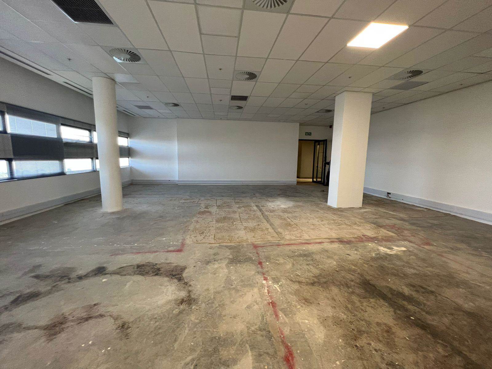 143  m² Commercial space in Illovo photo number 12