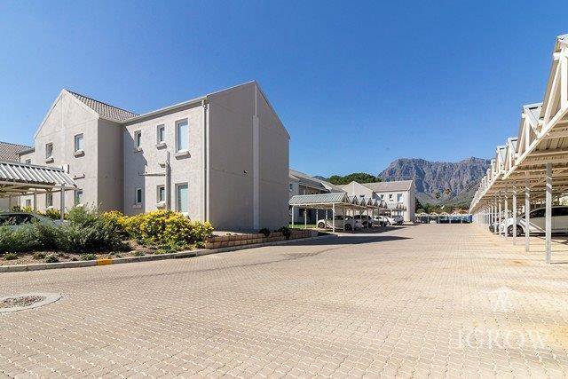 2 Bed Apartment in Paarl Central East photo number 1