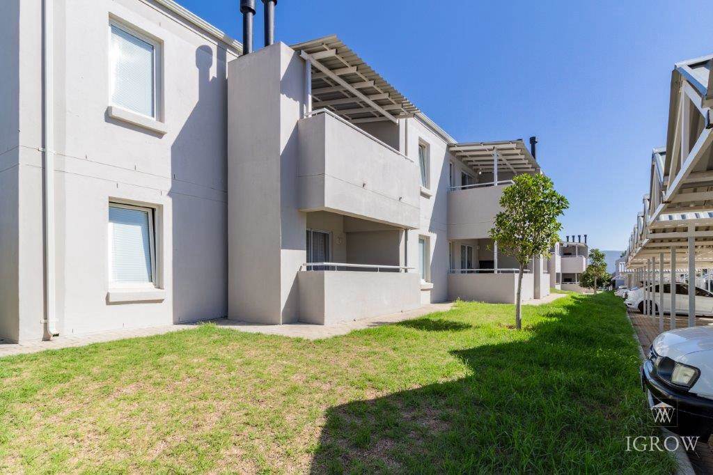 2 Bed Apartment in Paarl Central East photo number 3