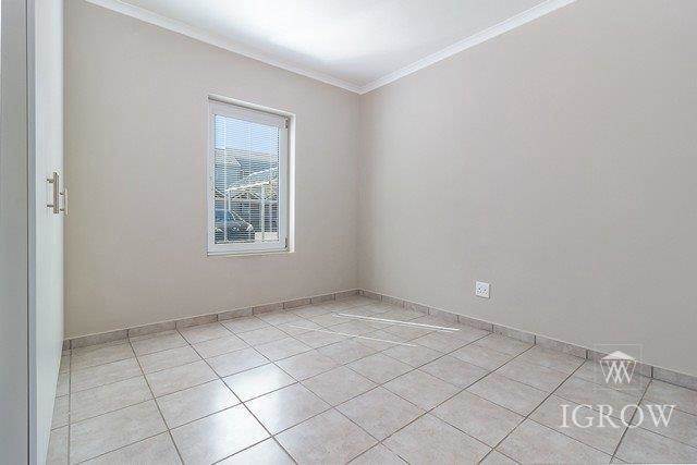 2 Bed Apartment in Paarl Central East photo number 9