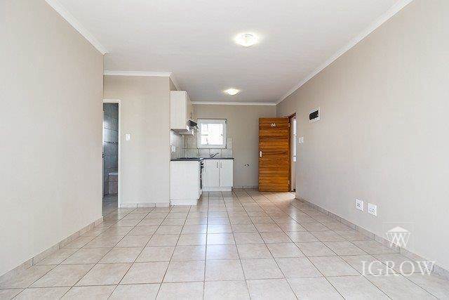2 Bed Apartment in Paarl Central East photo number 5