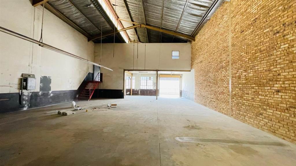 382  m² Industrial space in Stormill photo number 6