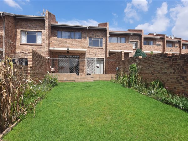 4 Bedroom Duplex 4 Bedroom Duplex