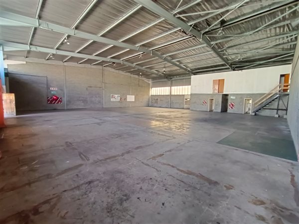 448  m² Industrial space