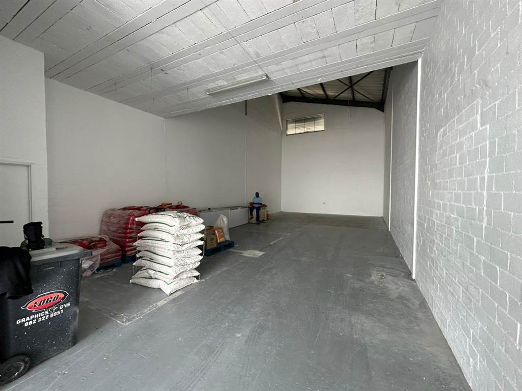 215  m² Industrial space in Philippi photo number 6