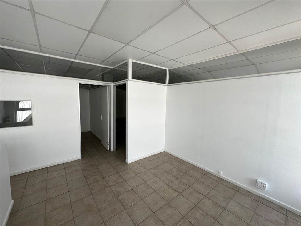 215  m² Industrial space in Philippi photo number 9