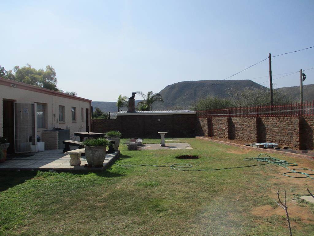 3 Bed House in Graaff Reinet photo number 22