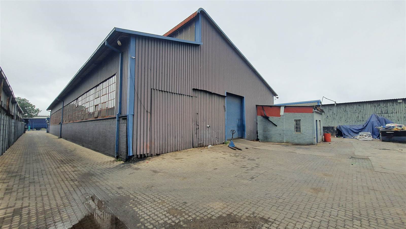1798  m² Industrial space in Spartan photo number 1