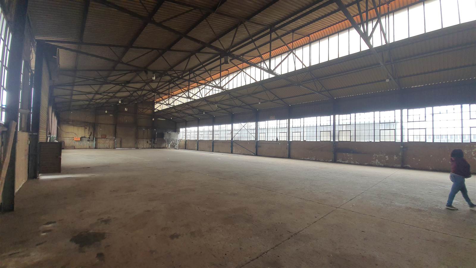 1798  m² Industrial space in Spartan photo number 9