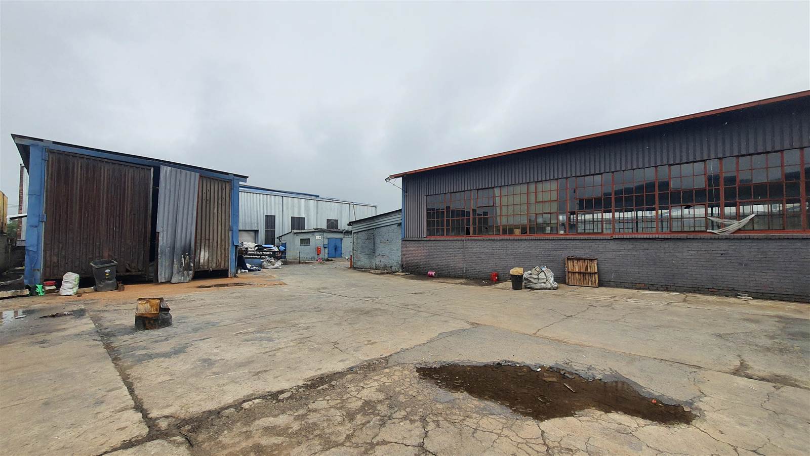 1798  m² Industrial space in Spartan photo number 23