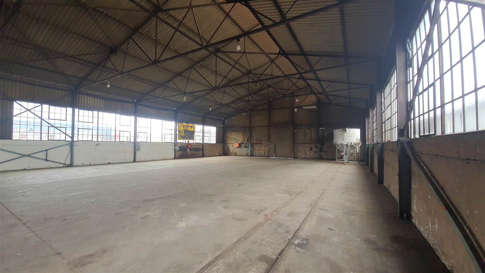 1798  m² Industrial space in Spartan photo number 6