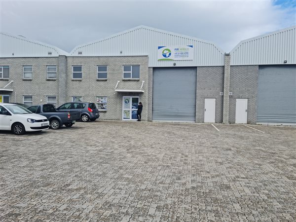 210  m² Industrial space