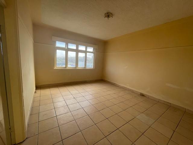 1 Bed Apartment in Bulwer photo number 12