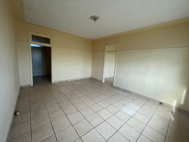 1 Bed Apartment in Bulwer photo number 7