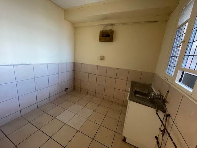 1 Bed Apartment in Bulwer photo number 3