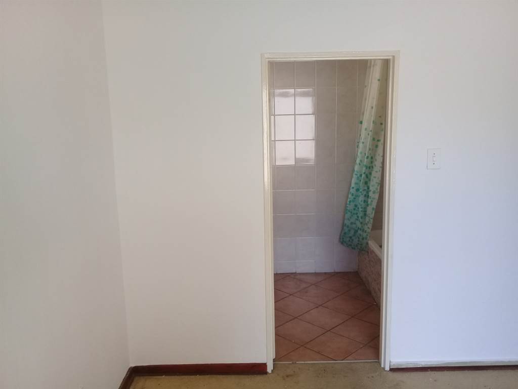 2 Bed Apartment in Atlasville photo number 12
