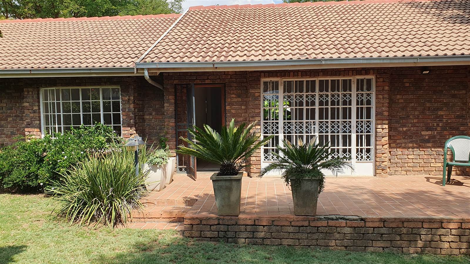 4 Bed House in Garsfontein photo number 13