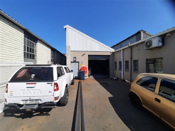 255  m² Industrial space