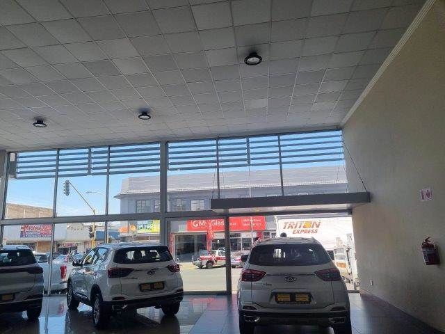 350  m² Commercial space in Bloemfontein photo number 1