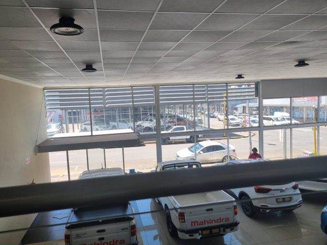 350  m² Commercial space in Bloemfontein photo number 3