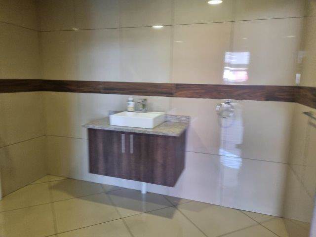 350  m² Commercial space in Bloemfontein photo number 17