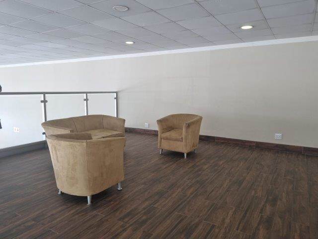350  m² Commercial space in Bloemfontein photo number 21
