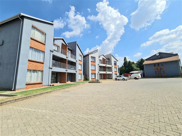 2 Bed Apartment in Rynfield