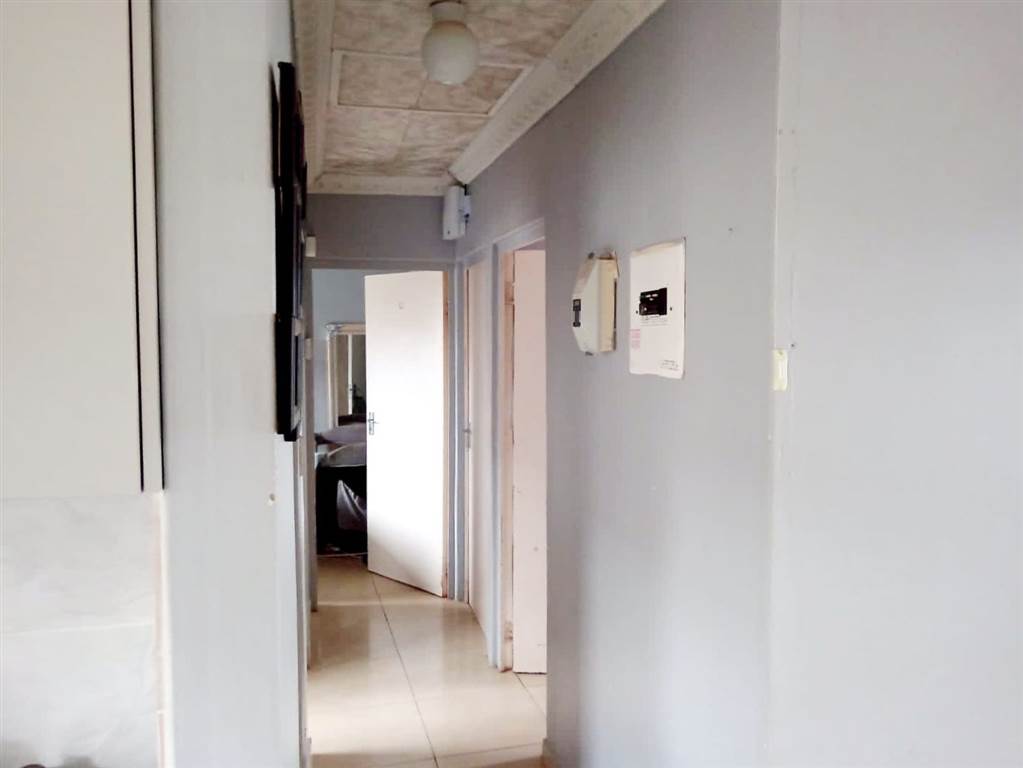 3 Bed House in Empangeni photo number 3