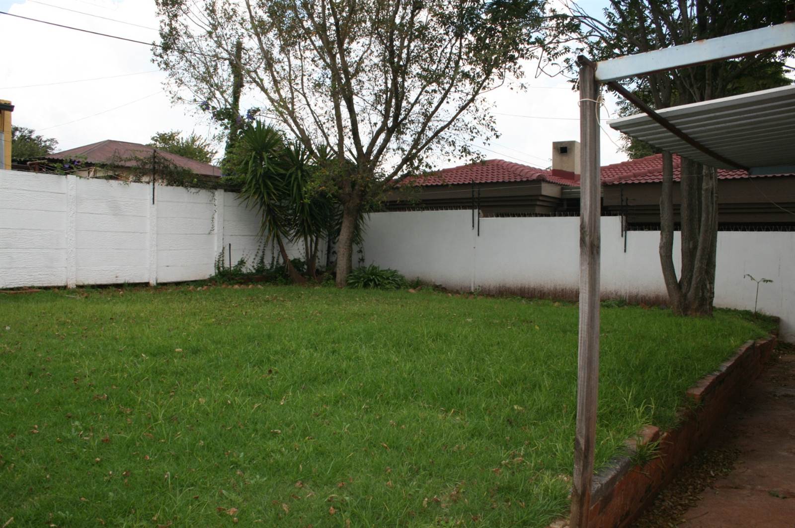 3 Bed House in Roodepoort North photo number 8