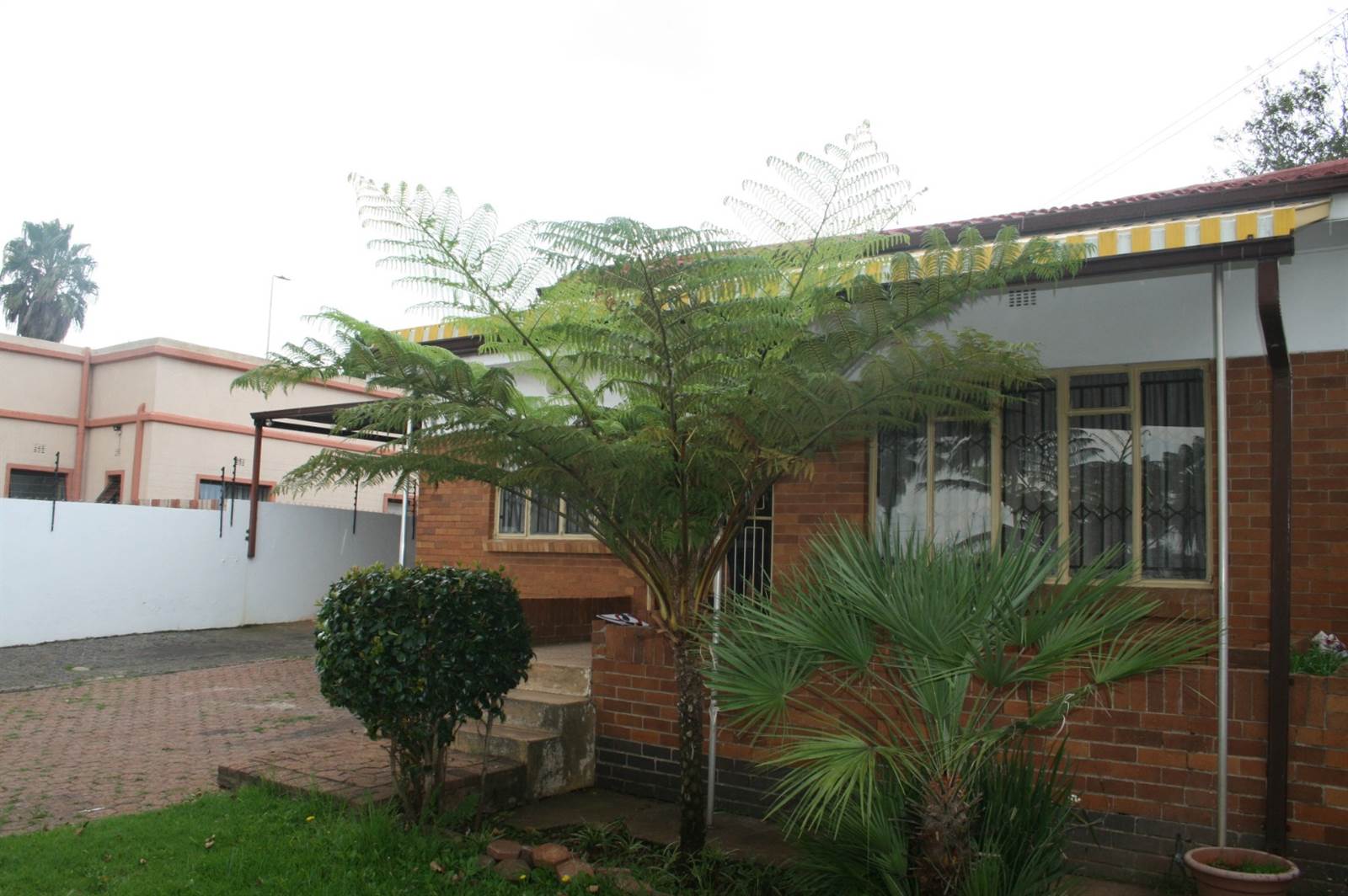 3 Bed House in Roodepoort North photo number 1