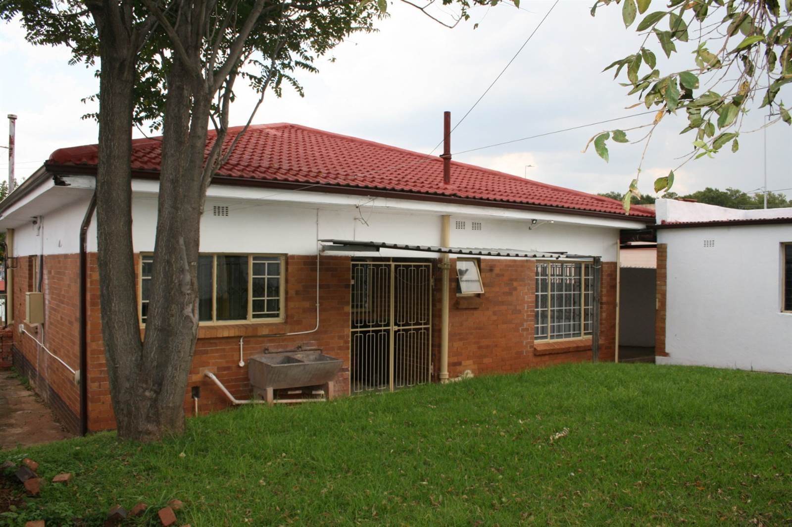 3 Bed House in Roodepoort North photo number 3