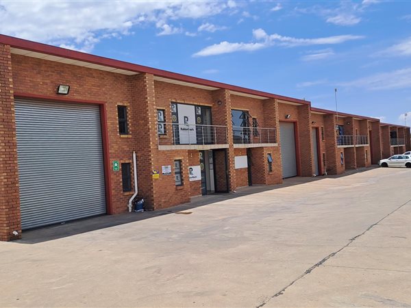 2945  m² Industrial space in Clayville