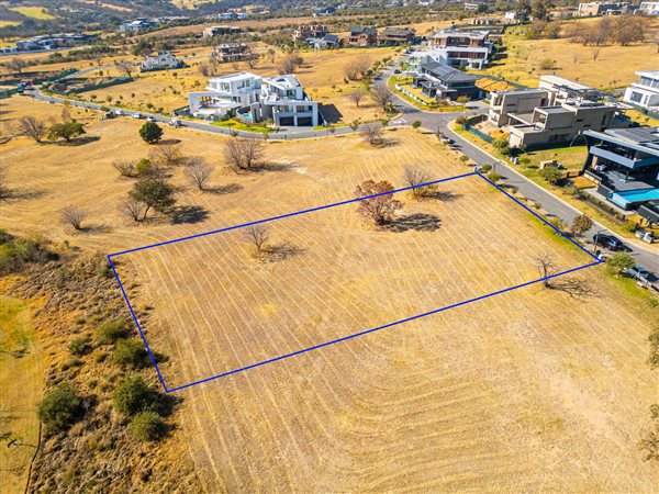 3 207 m² Land