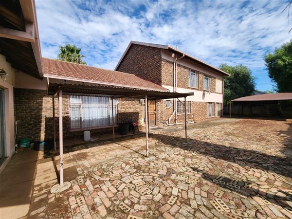 335 m² Commercial space 335 m² Commercial space