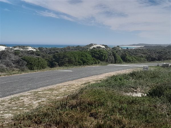 738 m² Land available in Pearly Beach